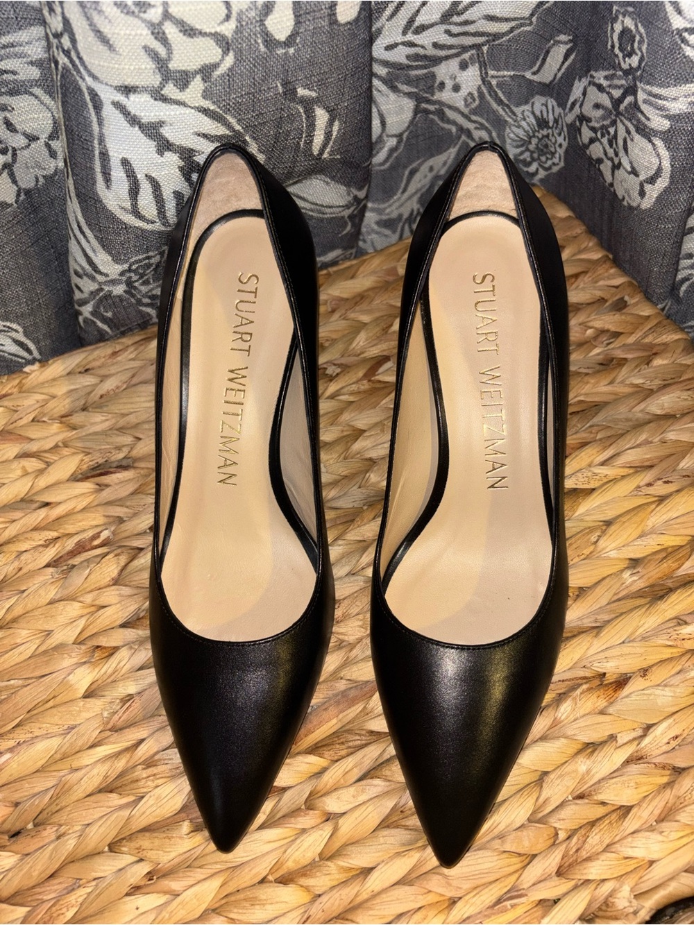 Stuart Weitzman Black Pointed Toe Leather Pumps